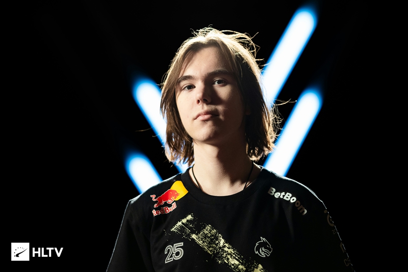 再度打入两 再度打入两