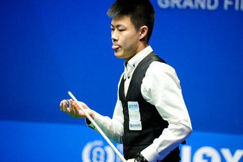 场上表现甚 场上表现甚